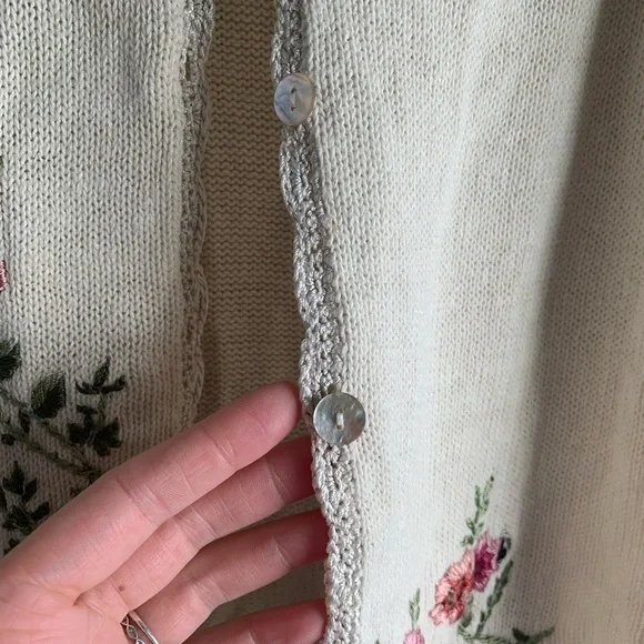 Dressbarn Vintage Cream Floral Embroidered eyelet cardigan - Picture 7 of 12